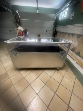 Mueble expositor cristal y aluminio