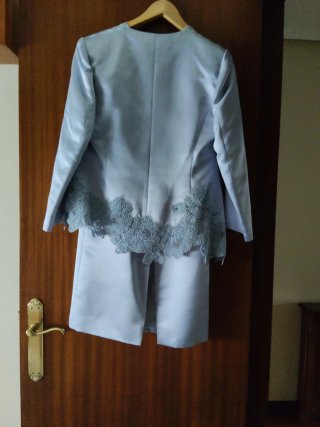 Traje VERITAS azul con encaje, para fiestas