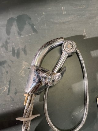 Grifo Roca Monomando con Ducha Extraíble