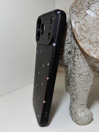 Funda para iPhone 17 Pro Max –Negra con lunares