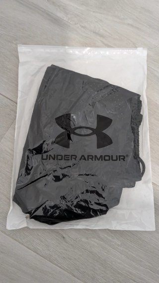 Pantalón corto deportivo Under Armour verde