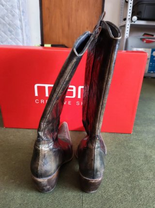 Botas altas Mara mujer negras y doradas