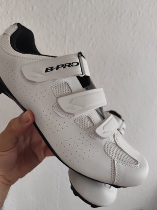 Zapatillas Ciclismo NUEVAS a ESTRENAR.N°44 y 43.