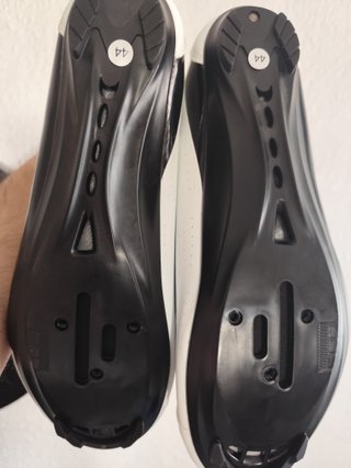 Zapatillas Ciclismo NUEVAS a ESTRENAR.N°44 y 43.
