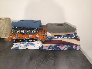 Lotto 50 capi abbigliamento donna