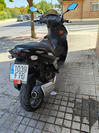 Gilera Runner VX 4T Scooter Negra/Plata