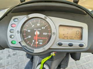 Gilera Runner VX 4T Scooter Negra/Plata