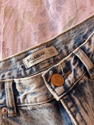 Pantalones vaqueros desgastados