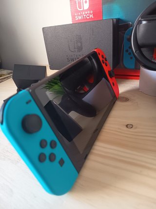 Nintendo Switch Azul/Rojo + Accesorios