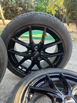 Llantas Dezent con Neumáticos Nuevos