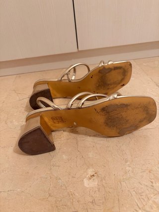 Sandalias de fiesta doradas