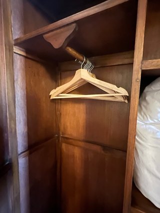 Armario de madera precioso