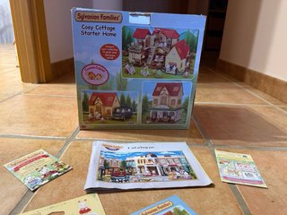 Casa Sylvanian Families con figuras y accesorios