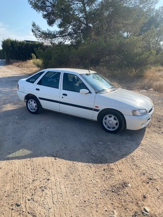 Ford Escort 1999