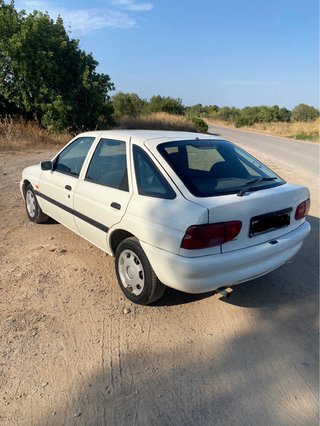 Ford Escort 1999