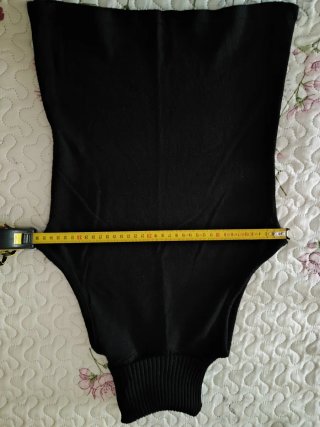 Jersey negro cuello alto y sin mangas Bershka TM