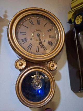 Reloj de pared antiguo