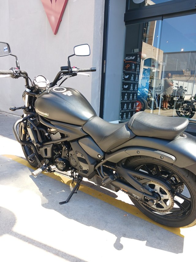 Kawasaki Vulcan 650 Negra