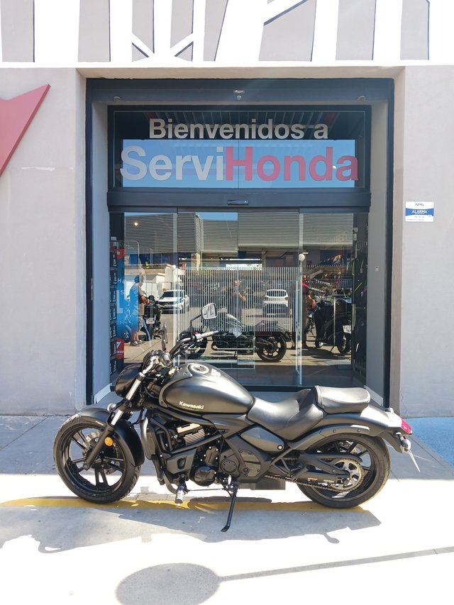 Kawasaki Vulcan 650 Negra