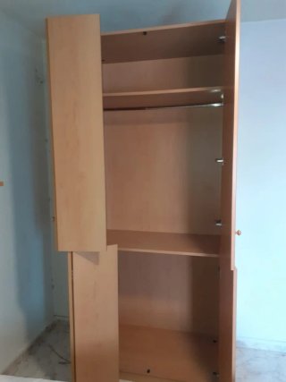 Armario de madera para dormitorio