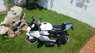 Moto niño 12v poco uso