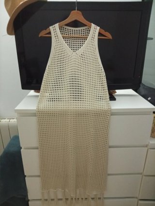 Vestido de verano de crochet beige