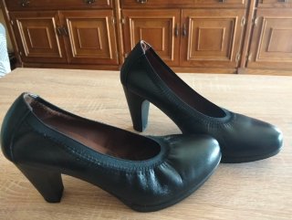 Zapatos de tacón negros