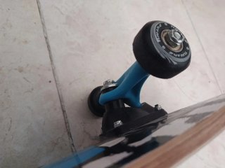 Skate Tuliana Azul y Negro