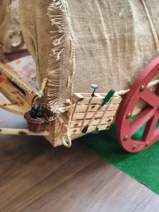 Cama y Rascador para Gatos Estilo Carro Vaquero