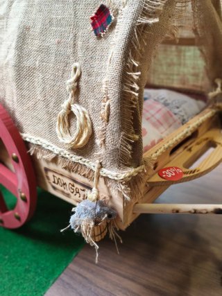 Cama y Rascador para Gatos Estilo Carro Vaquero