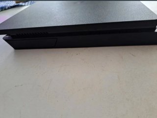 Play S4 Slim 2018  500GB con mando