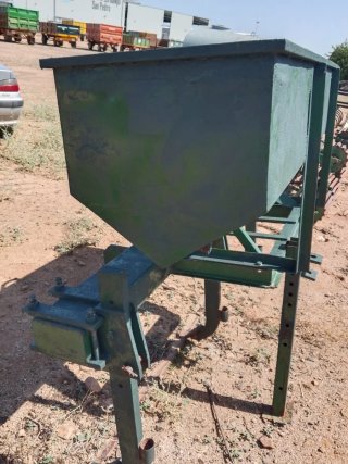 Cultivador hidráulico