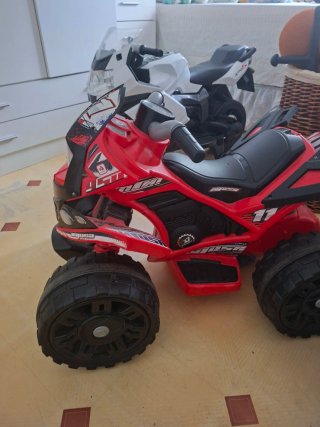 Quad eléctrico infantil 12V casi sin uso