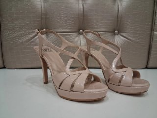 Sandalias charol nude tacón plataforma