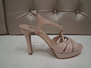 Sandalias charol nude tacón plataforma