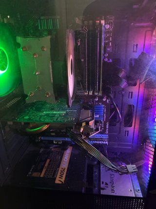 PC Gamer UNYKA GTX 750 Ti