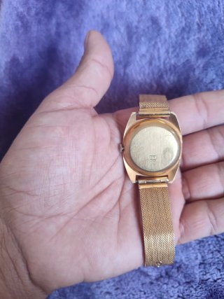 Reloj Lings Dorado y Blanco