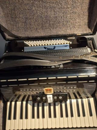 Accordeon Estrella 96 bassi accordatura perfetta