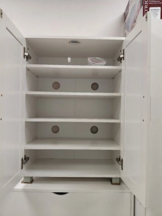 Zapatero de madera blanco