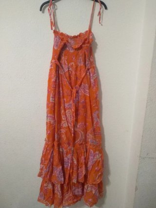 Vestido largo Cortefiel naranja y varios