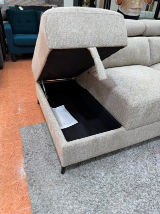 Sofá cama reclinable beige con arcón