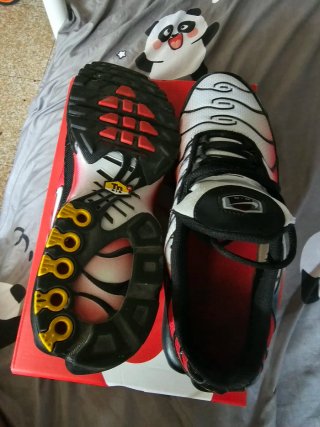 Zapatillas Nike Air Max Plus TN Negras Rojas