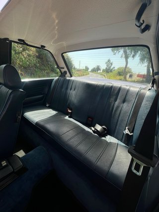 BMW e30 323i