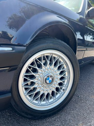 BMW e30 323i