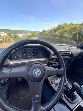 BMW e30 323i