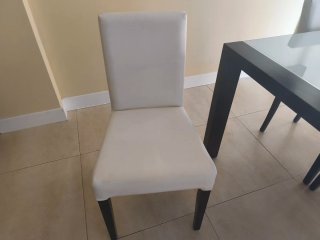 Mesa de comedor con 4 sillas