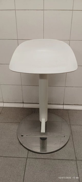 Taburete hidráulico ajustable