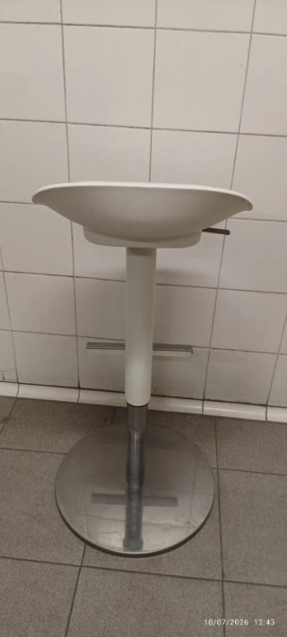 Taburete hidráulico ajustable