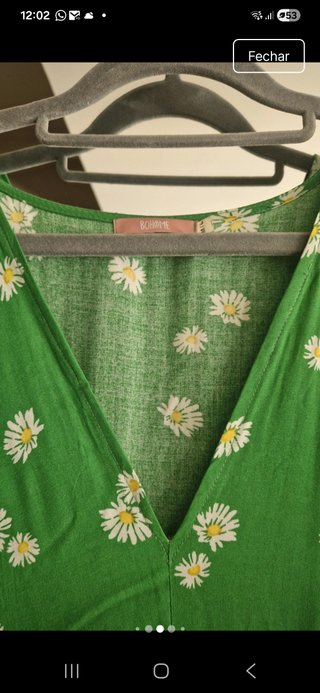 Vestido de verão verde com malmequeres