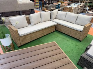 Conjunto terraza rinconera con mesa